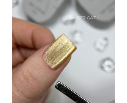 Гель-лак Saga Amber Cat 10 мл № 001 кришталева кішка